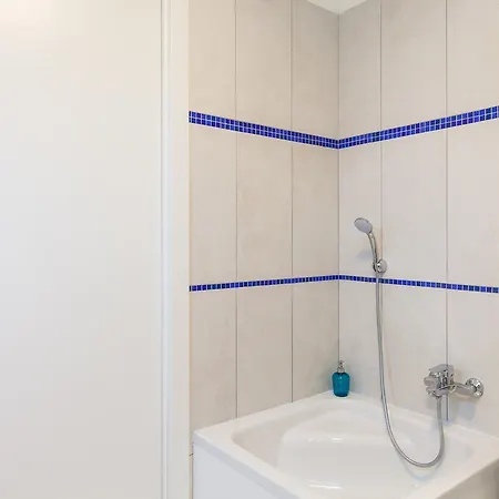 Apartment Cve Iv - Bh 84 Naples
